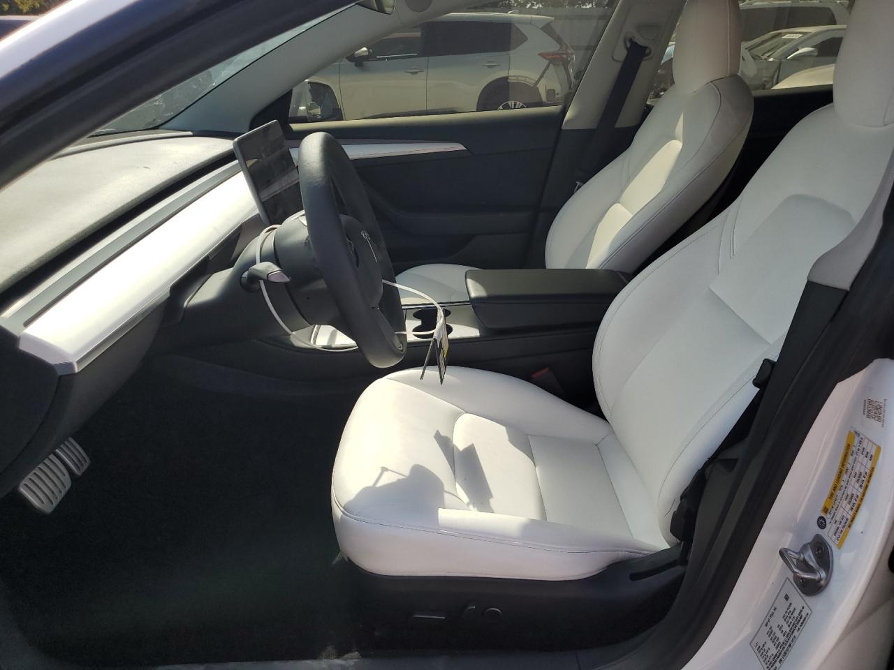 Tesla Model 3 Image 5