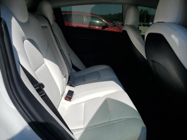 Tesla Model 3 Image 8
