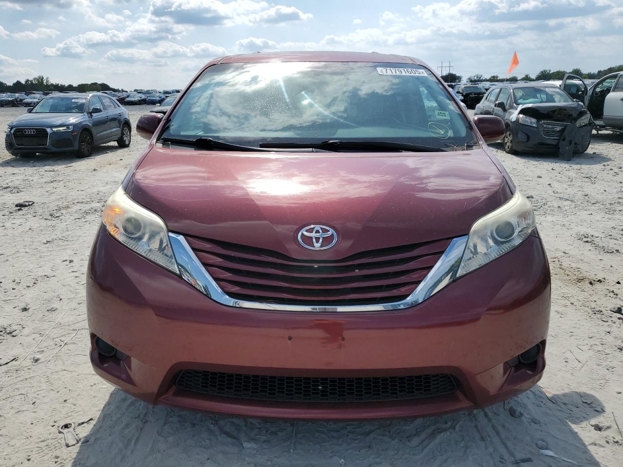 Toyota Sienna Le Image 10