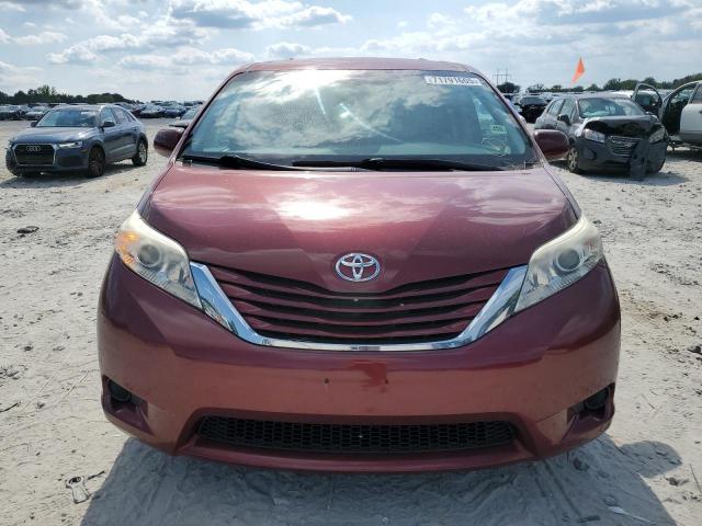 Toyota Sienna Le Image 10