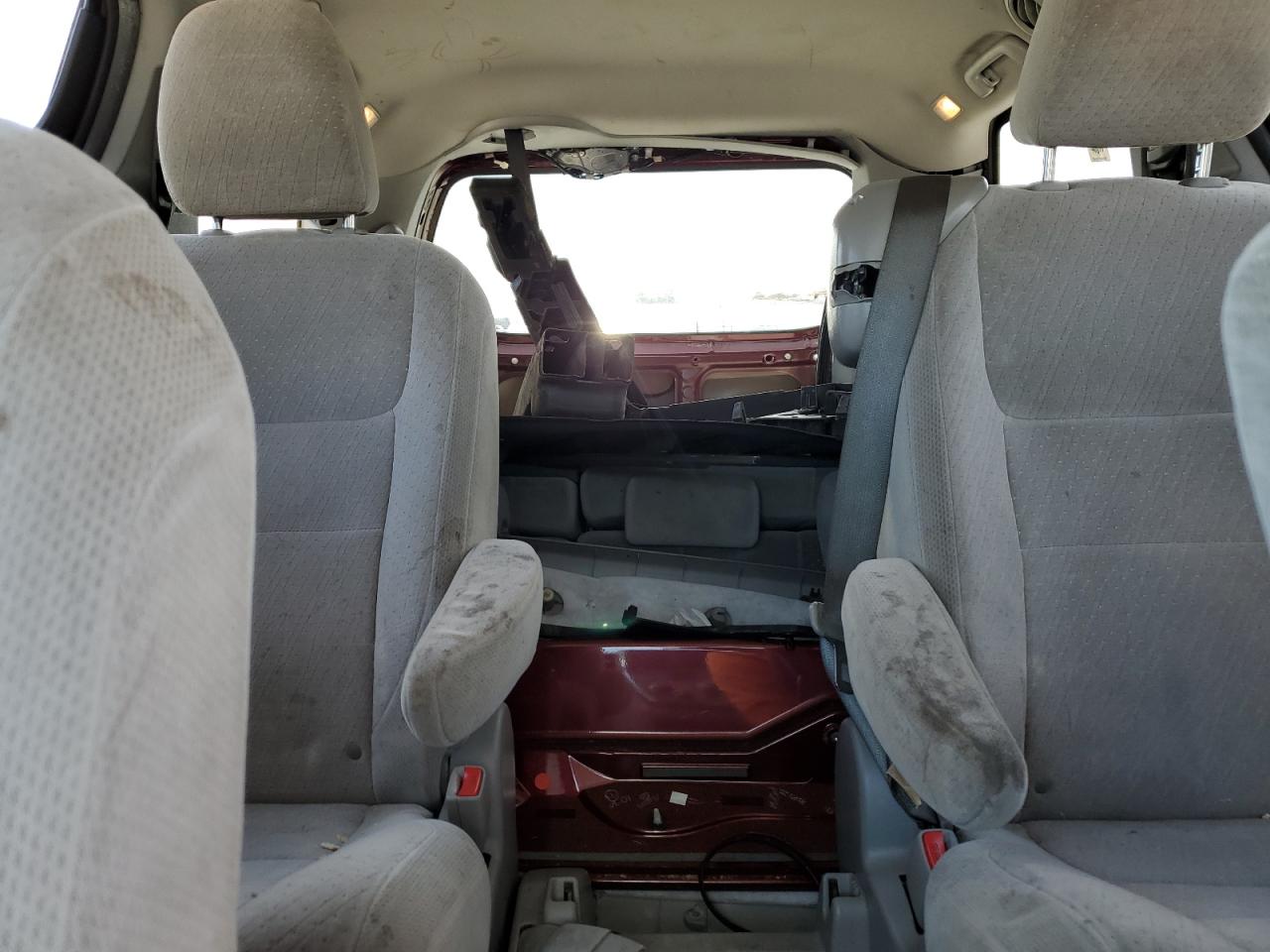 Toyota Sienna Le Image 8