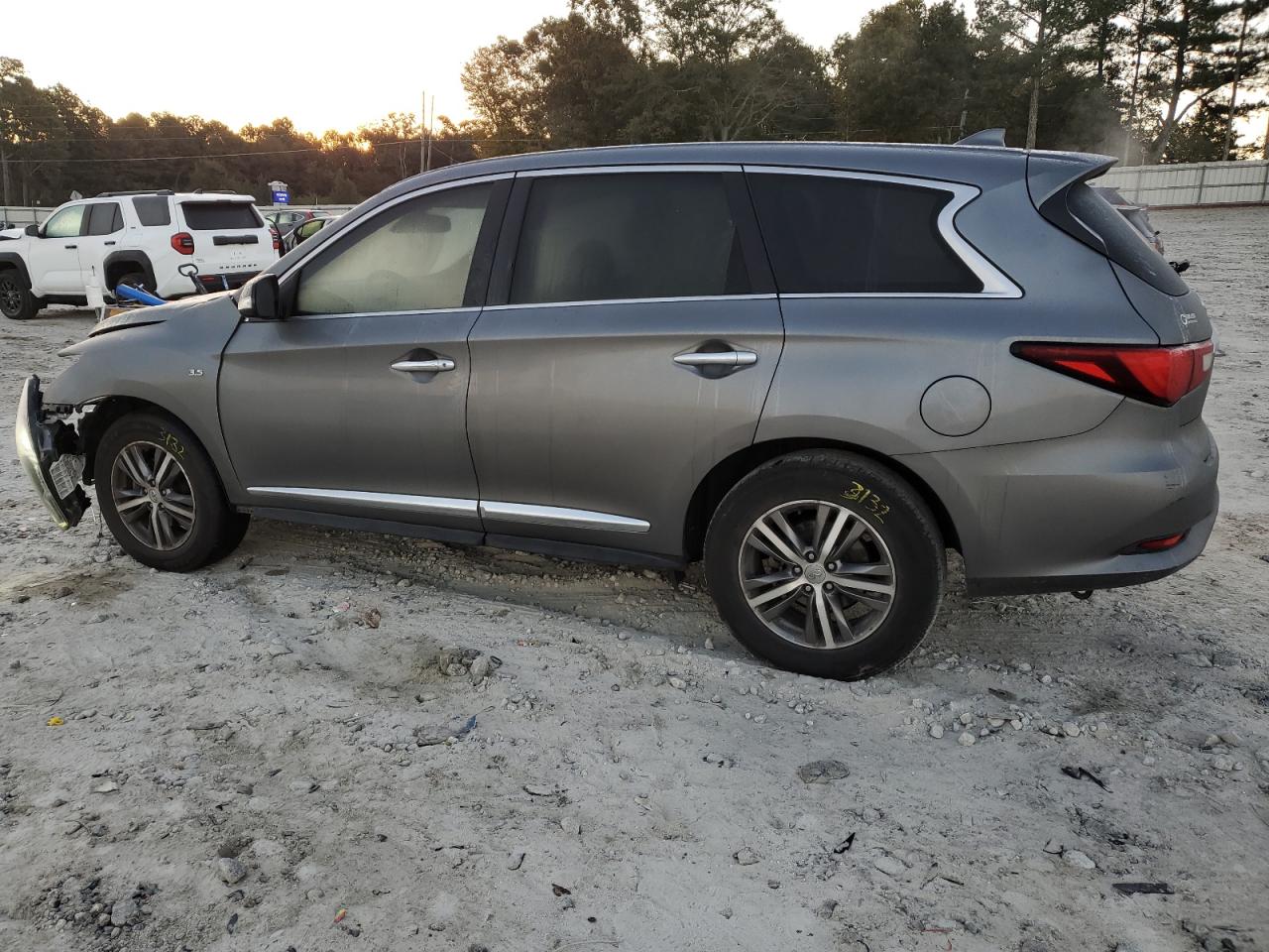 INFINITI Qx Luxe Image 11