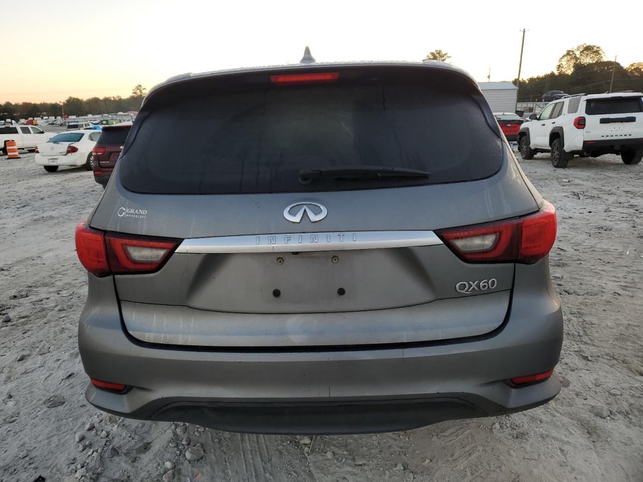 INFINITI Qx Luxe Image 8
