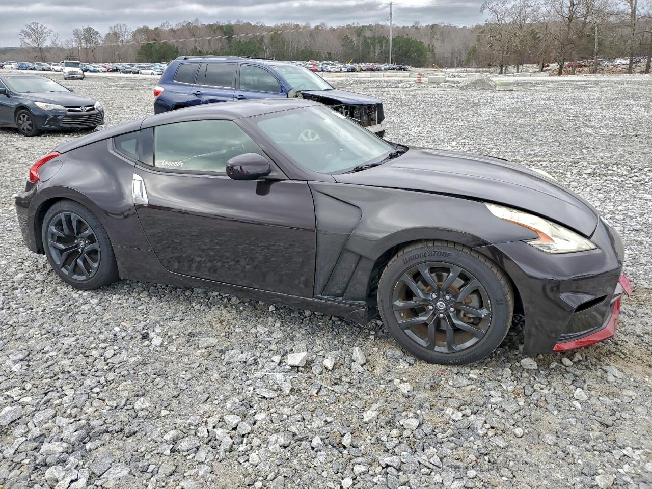 Nissan 370Z Base Image 8