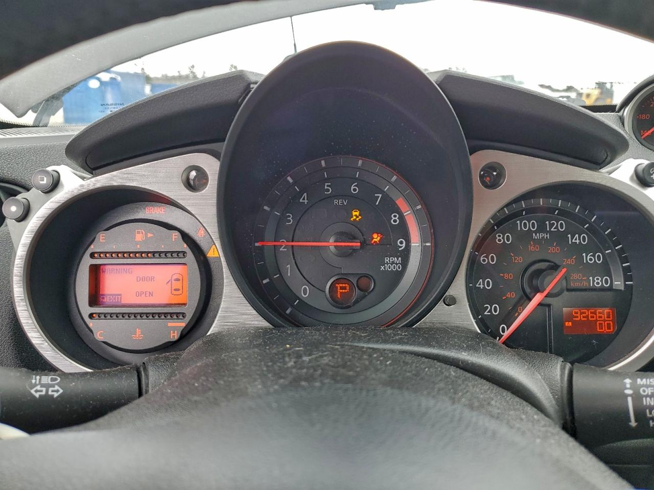 Nissan 370Z Base Image 9