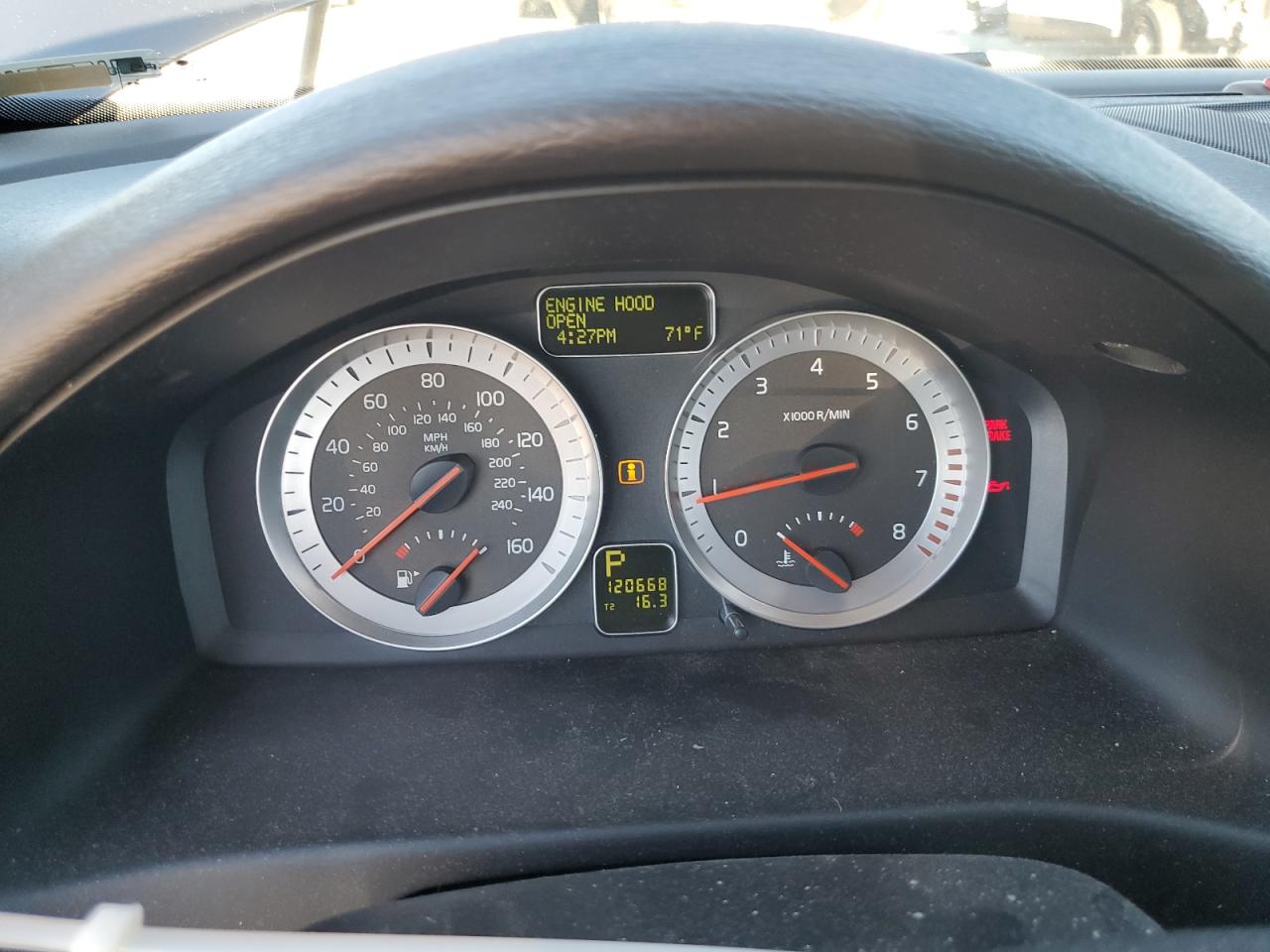 Volvo C70 T5 Image 12