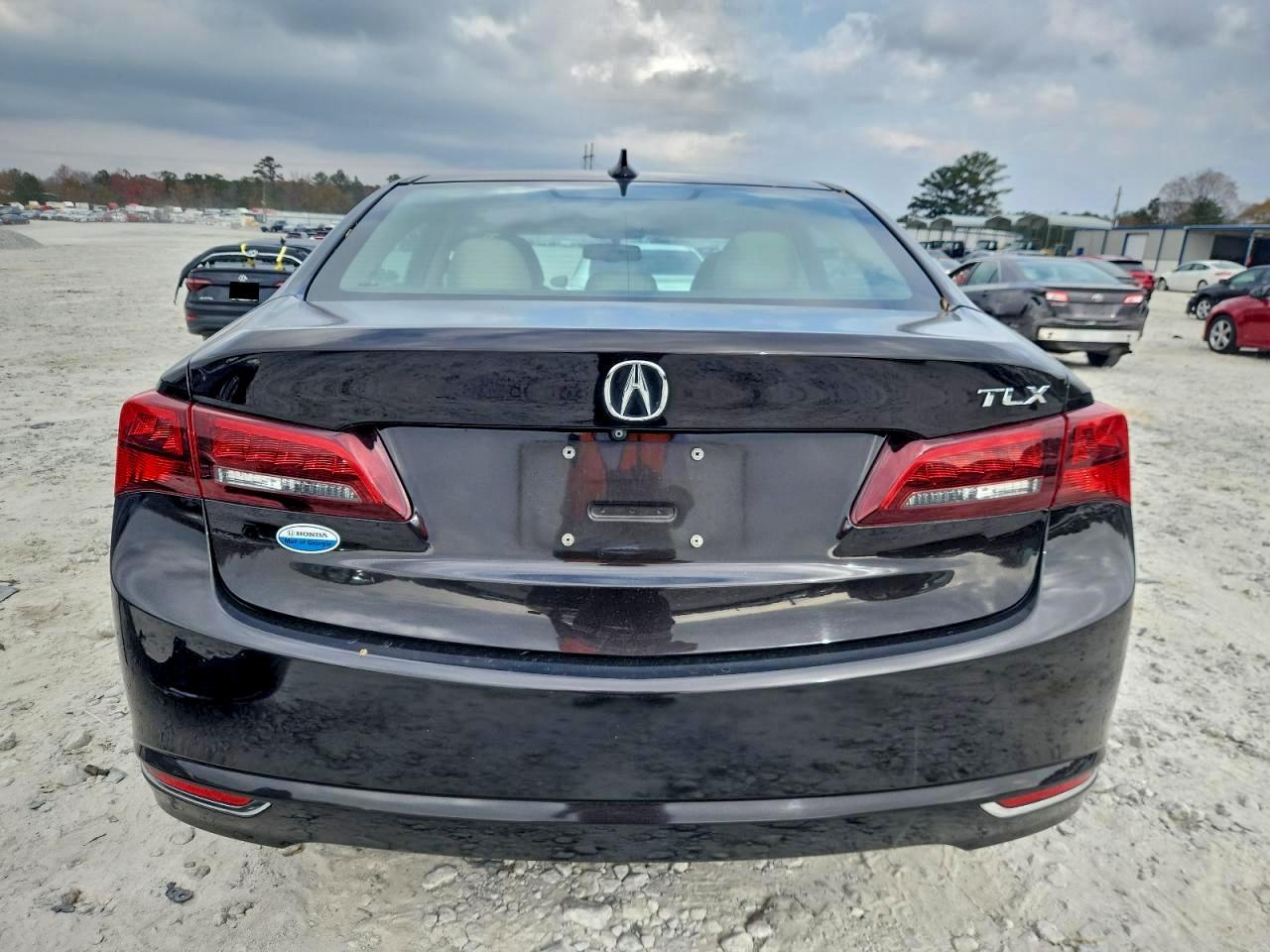 Acura TLX Image 8