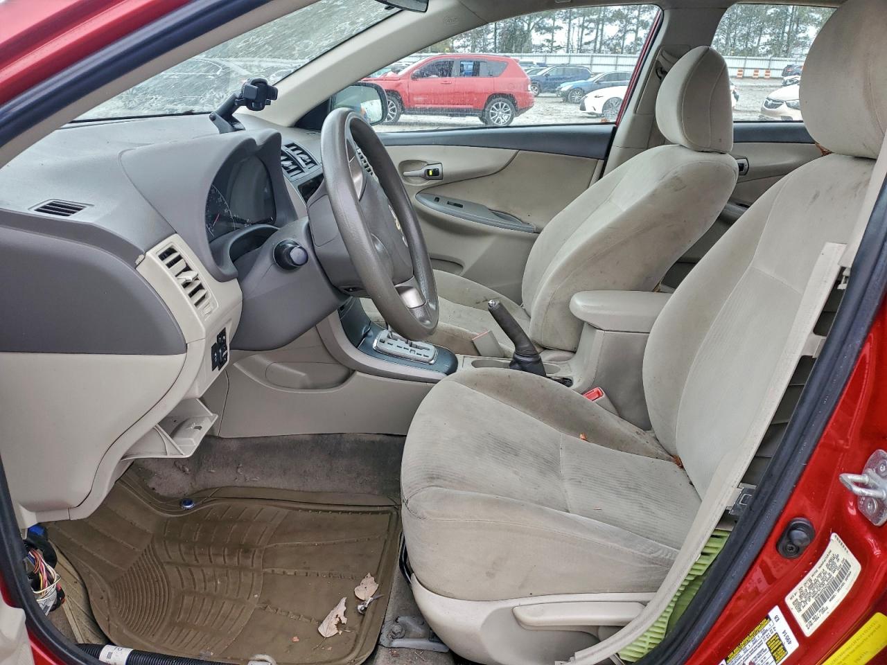 Toyota Corolla Base Image 7