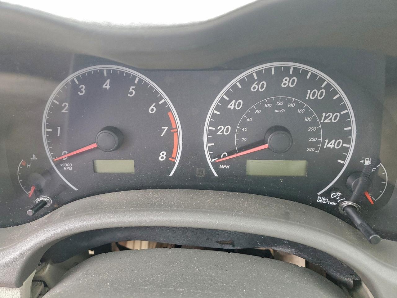 Toyota Corolla Base Image 9