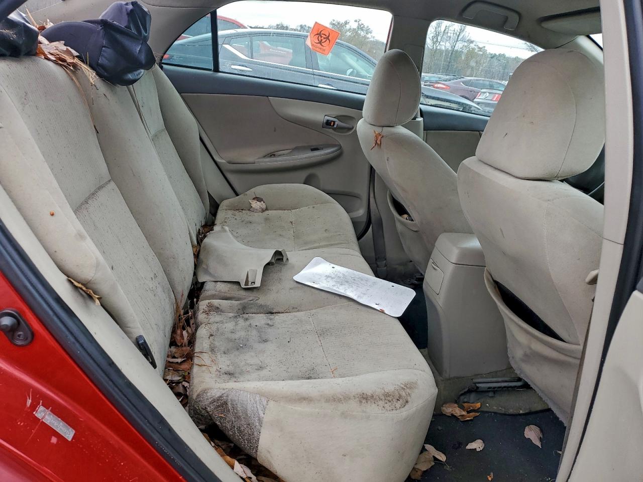 Toyota Corolla Base Image 12