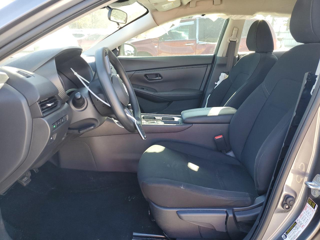 Nissan Sentra S Image 10