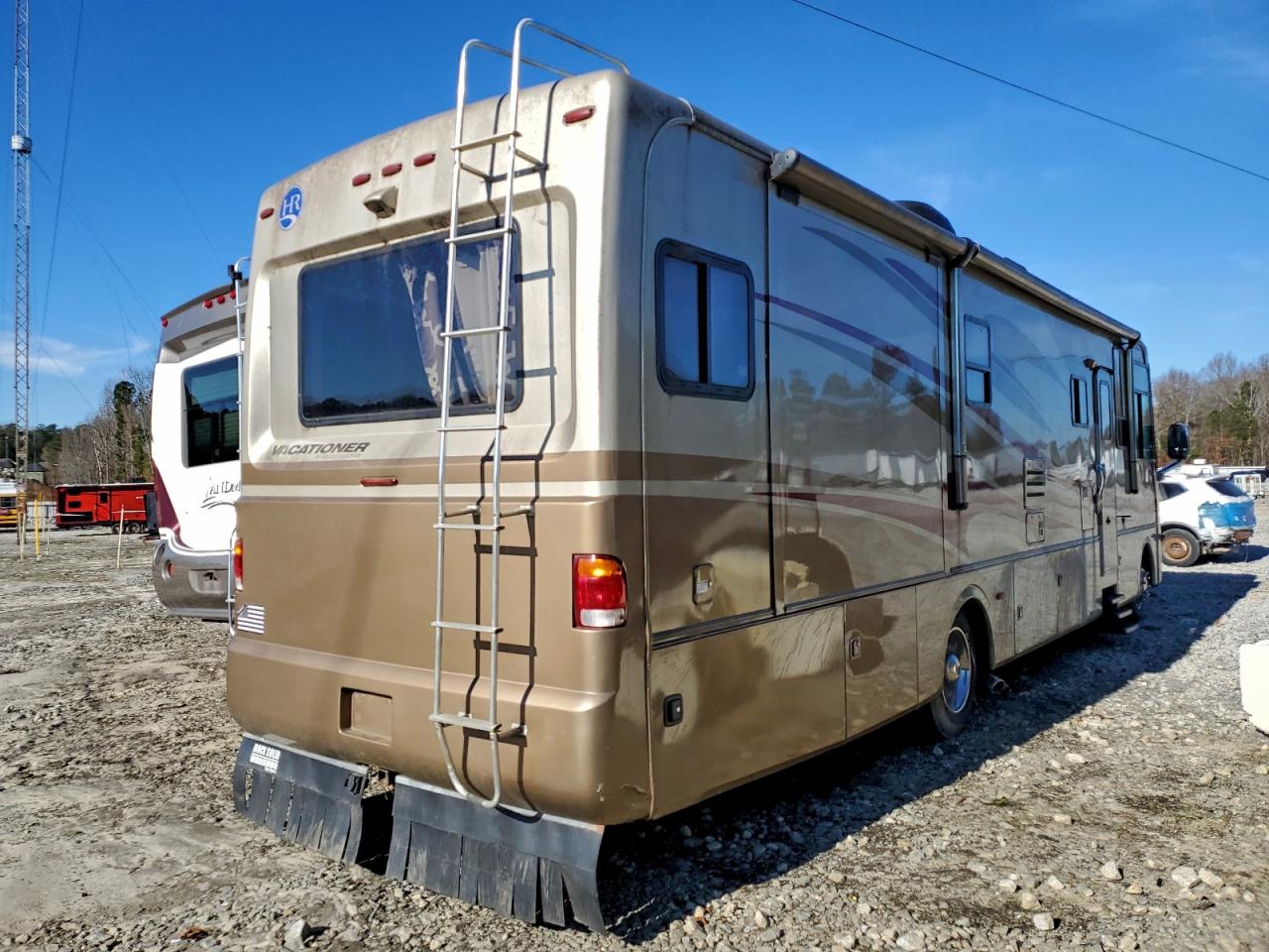 Workhorse Custom Cha Motorhome W22 Image 3
