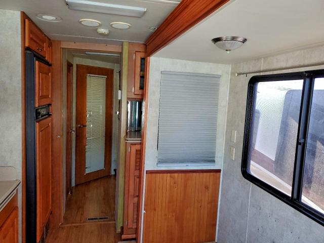 Workhorse Custom Cha Motorhome W22 Image 4