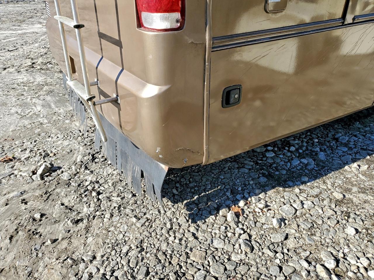 Workhorse Custom Cha Motorhome W22 Image 2