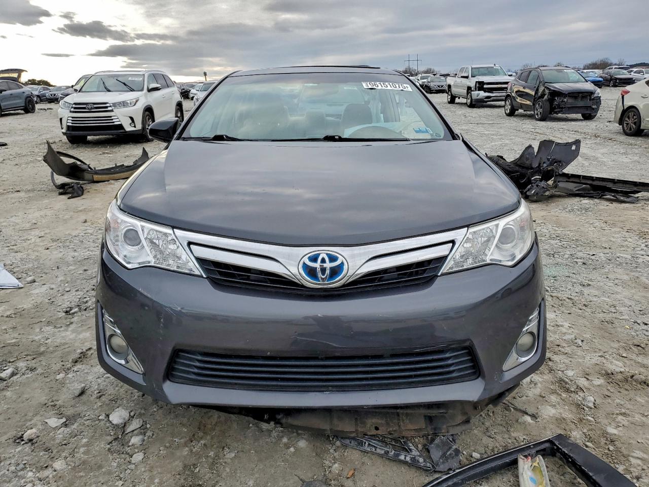 Toyota Camry Hybrid Image 9