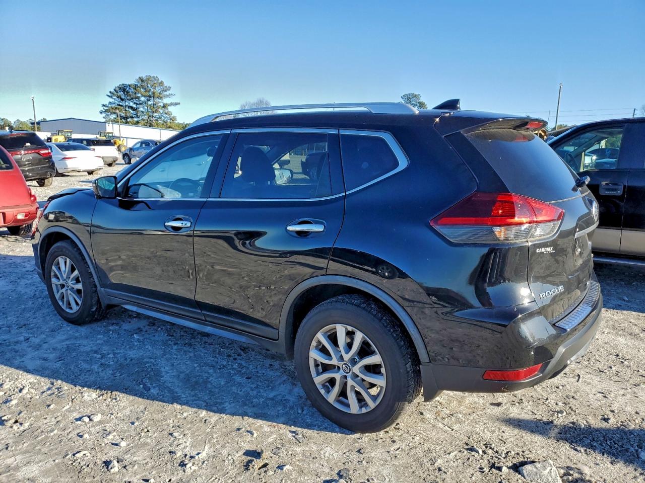 Nissan Rogue S Image 4