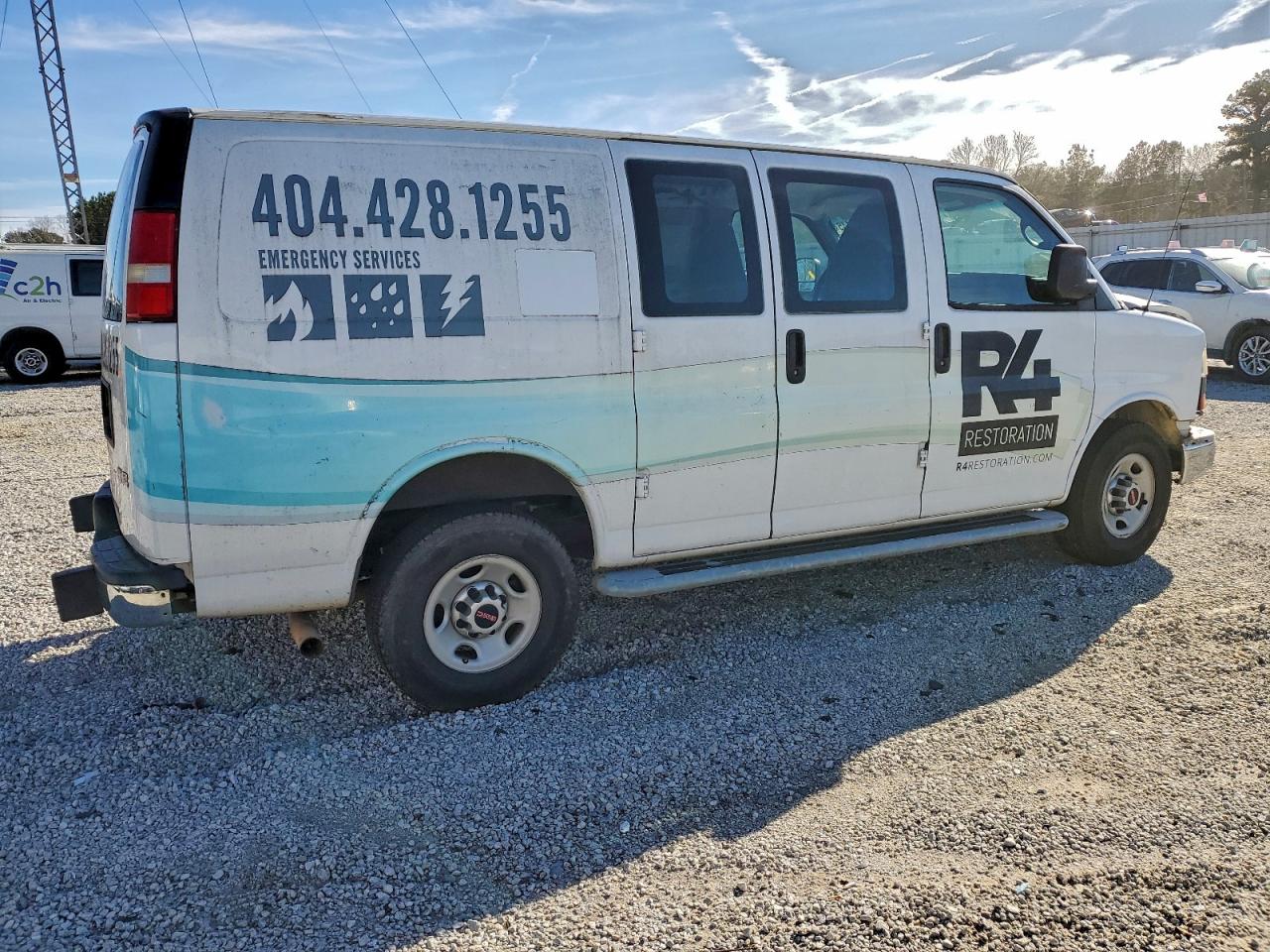 GMC Savana G2500 Image 2