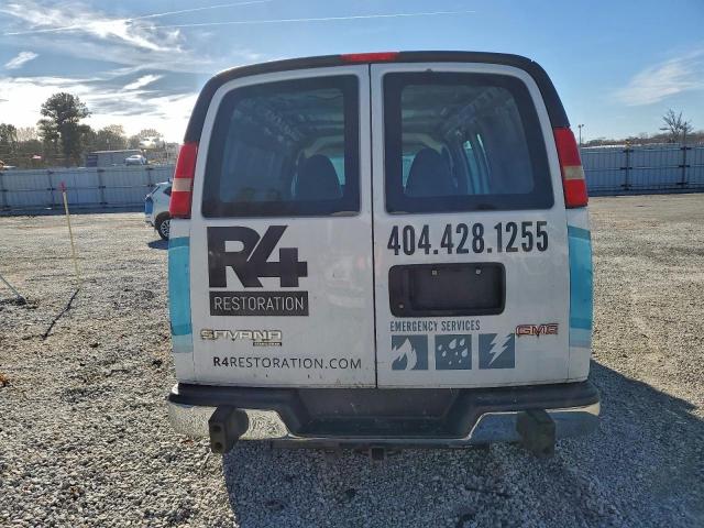 GMC Savana G2500 Image 3