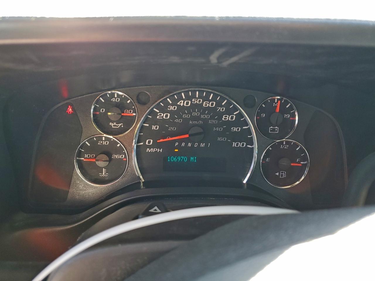 GMC Savana G2500 Image 8