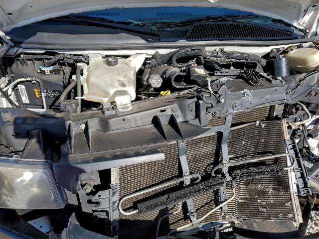 GMC Savana G2500 Image 9