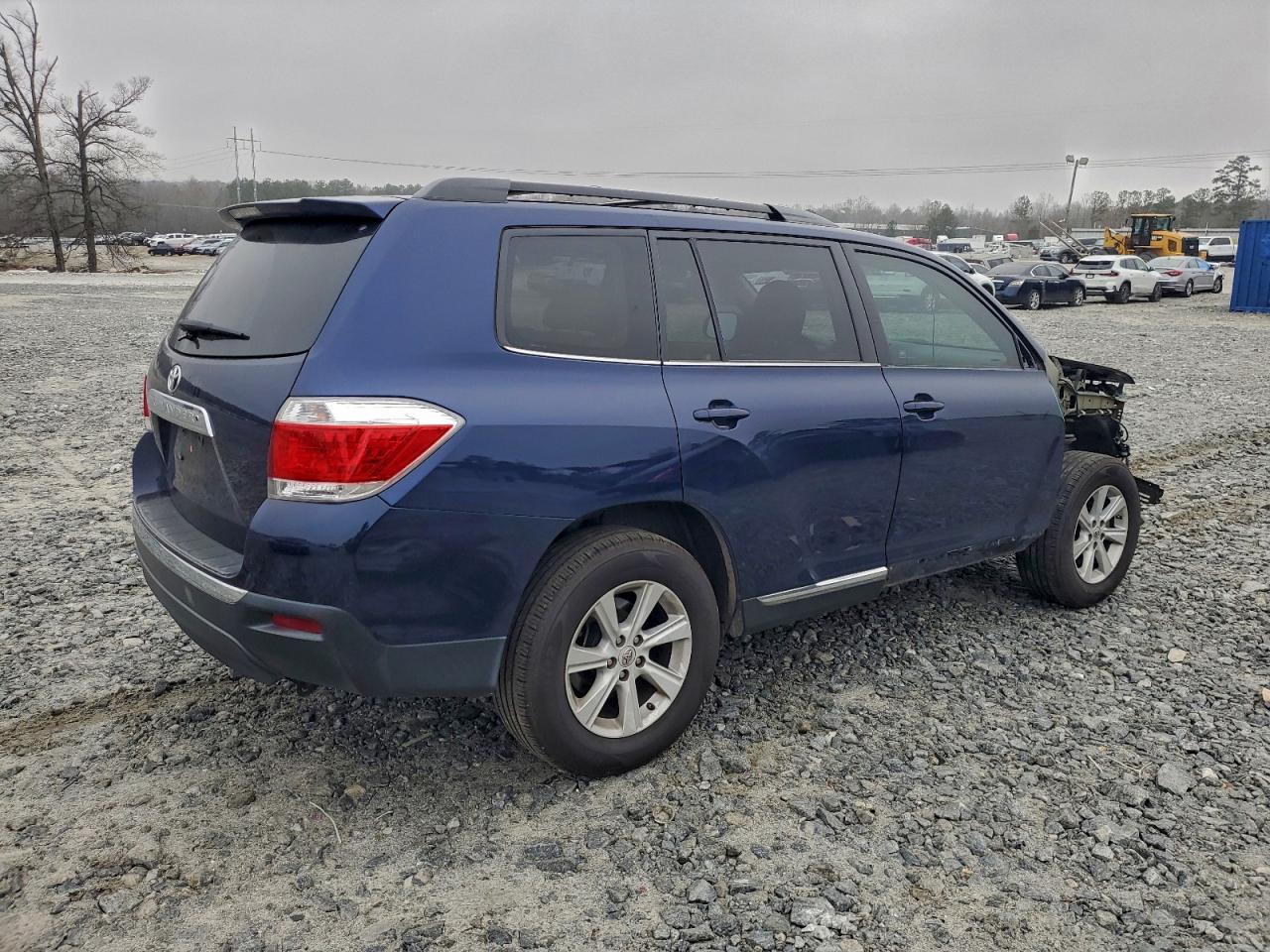 Toyota Highlander Base Image 9