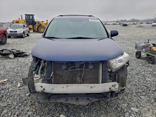 Toyota Highlander Base Image 2