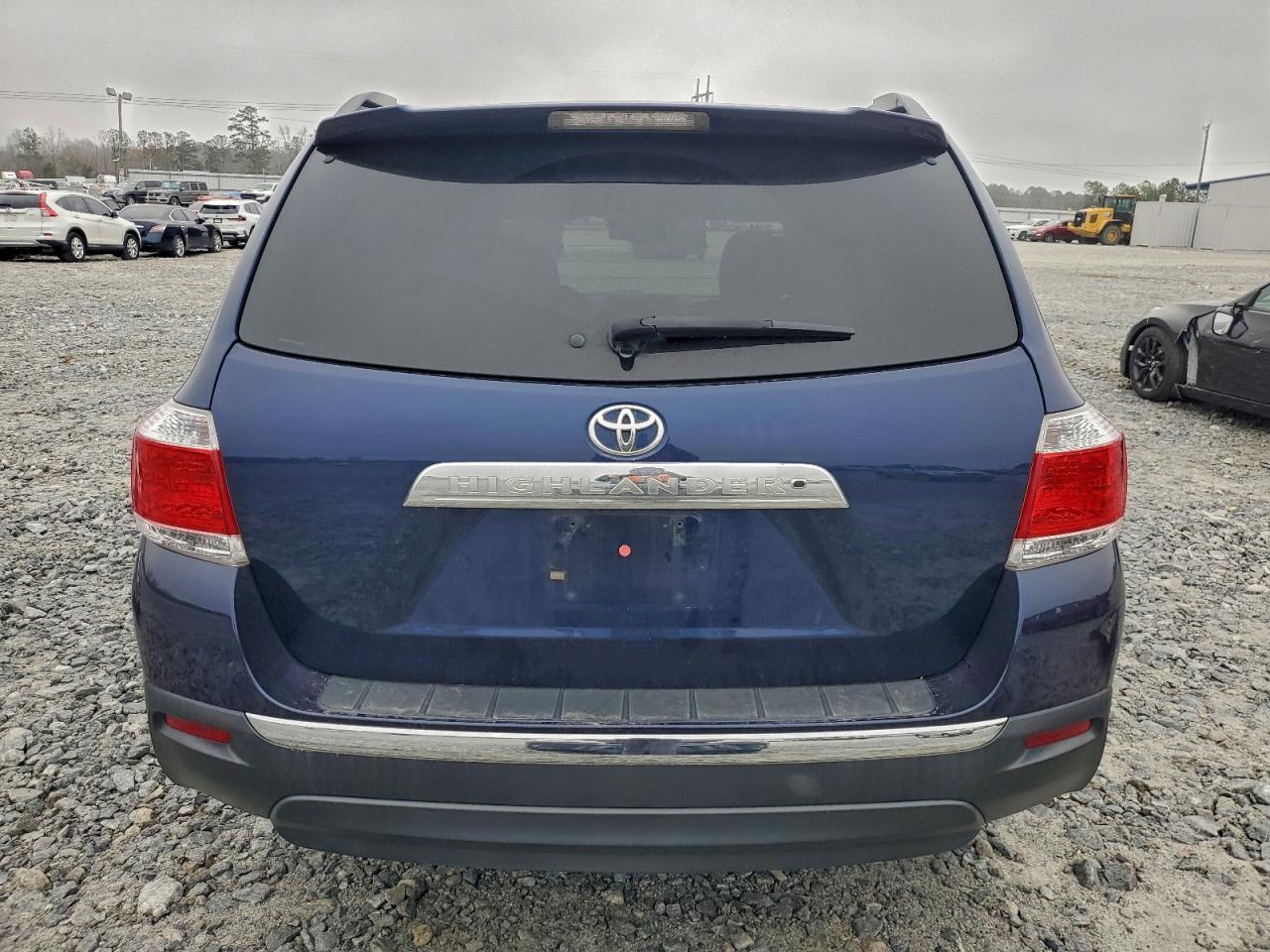 Toyota Highlander Base Image 7