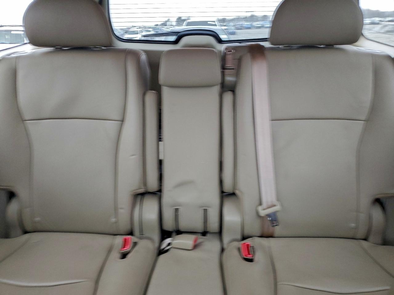 Toyota Highlander Base Image 8