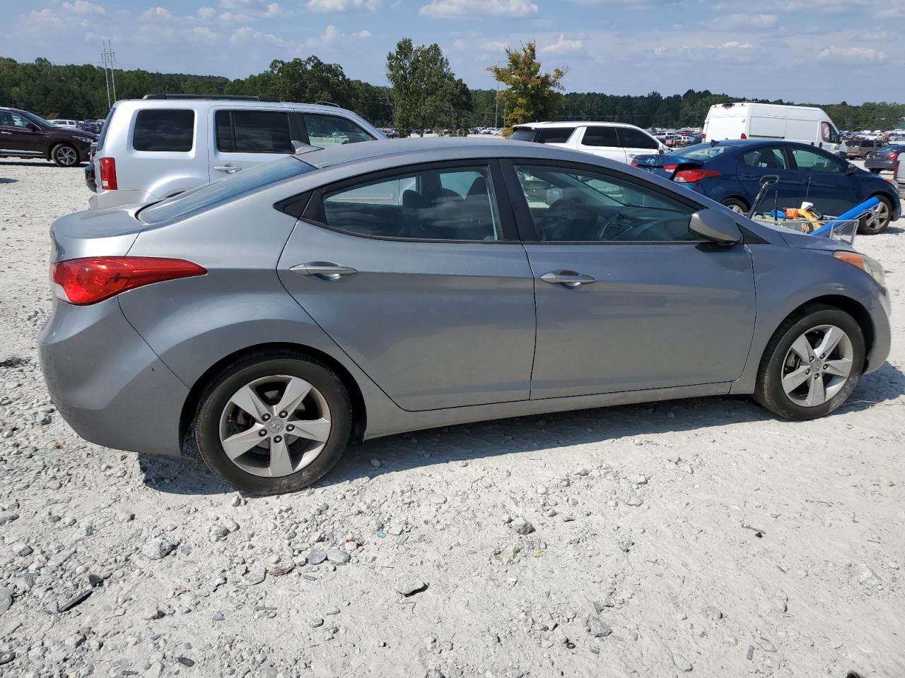 Hyundai ELANTRA Gls Image 12