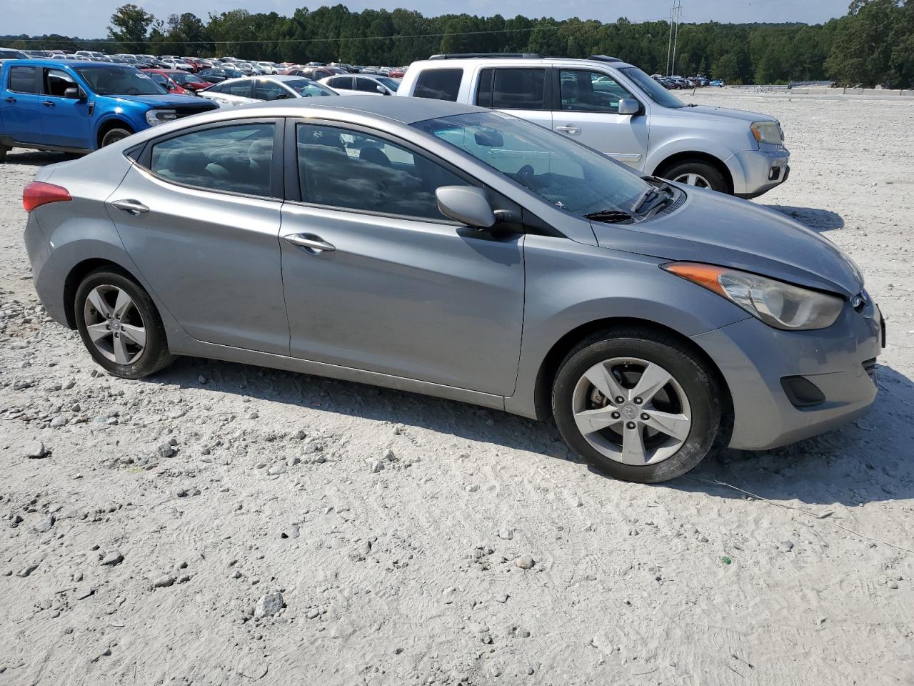 Hyundai ELANTRA Gls Image 3