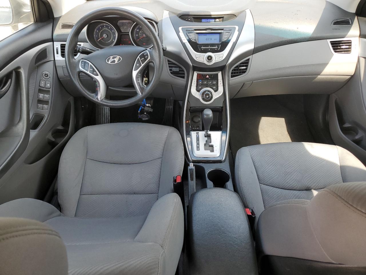 Hyundai ELANTRA Gls Image 4
