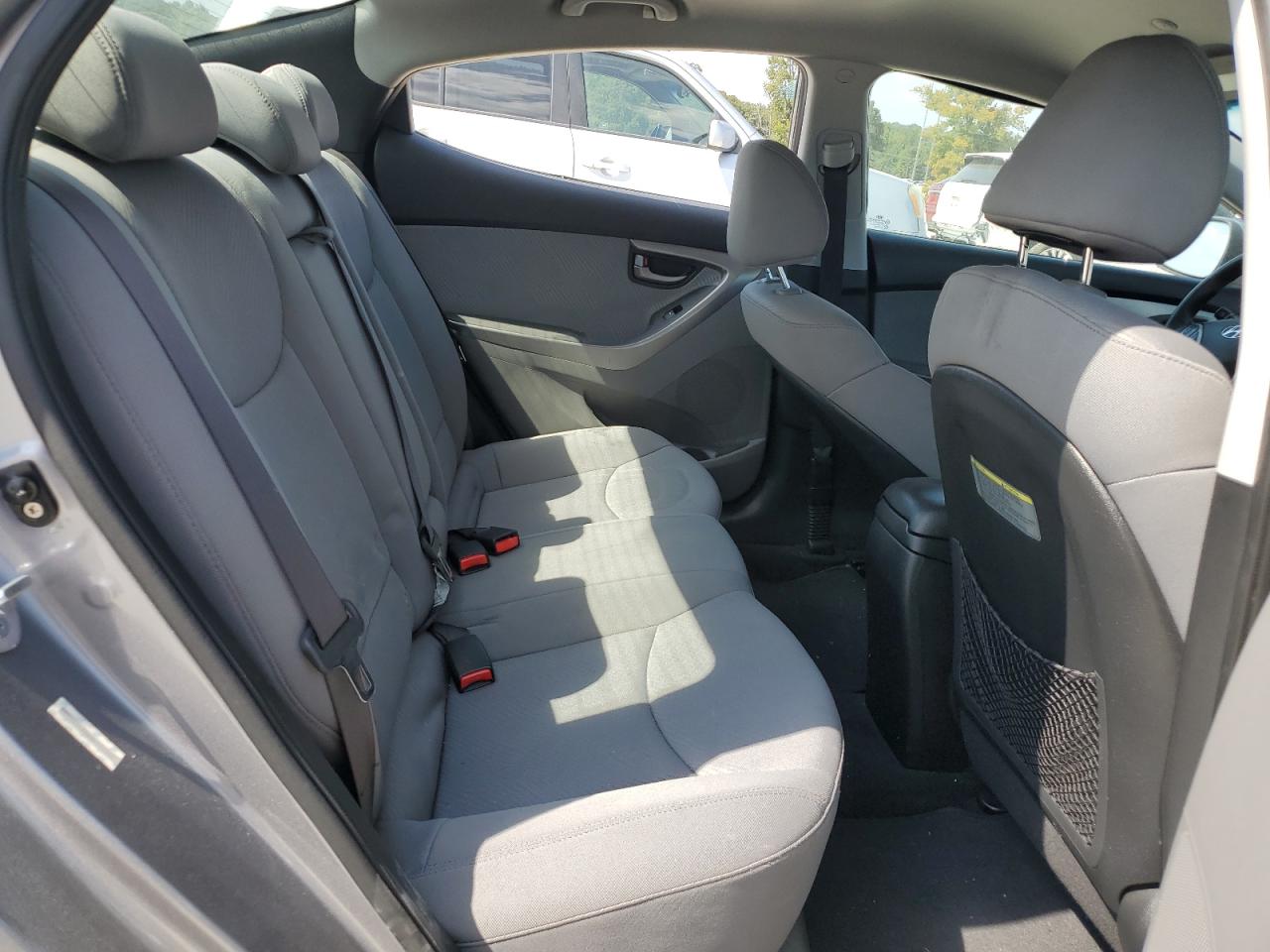 Hyundai ELANTRA Gls Image 9