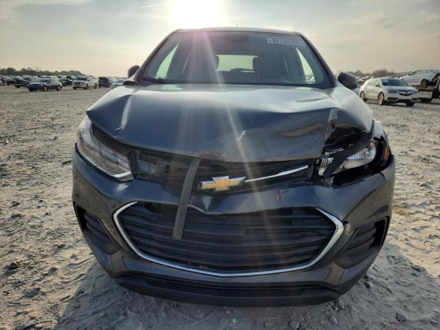Chevrolet Trax Ls Image 2
