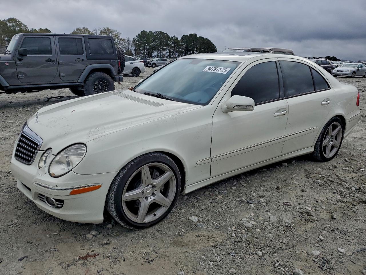 Mercedes-Benz E-Class 350 Image 1