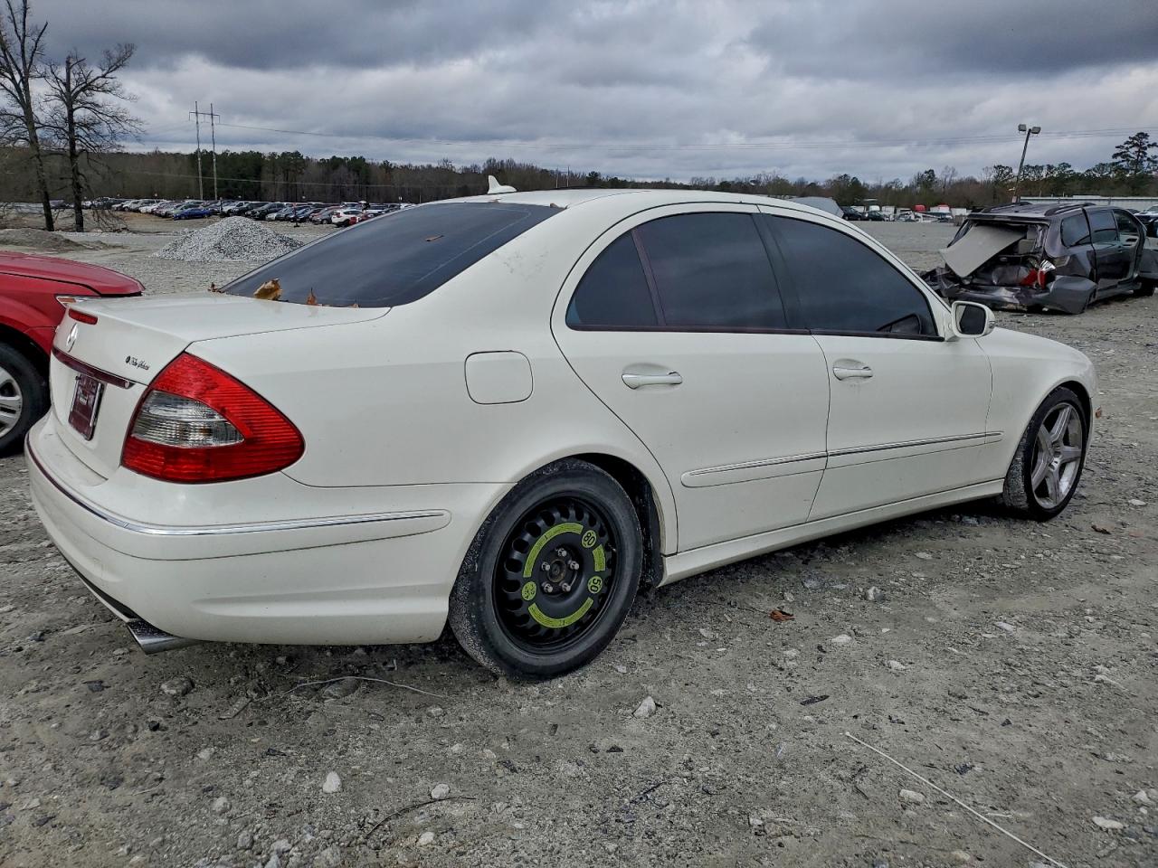 Mercedes-Benz E-Class 350 Image 8