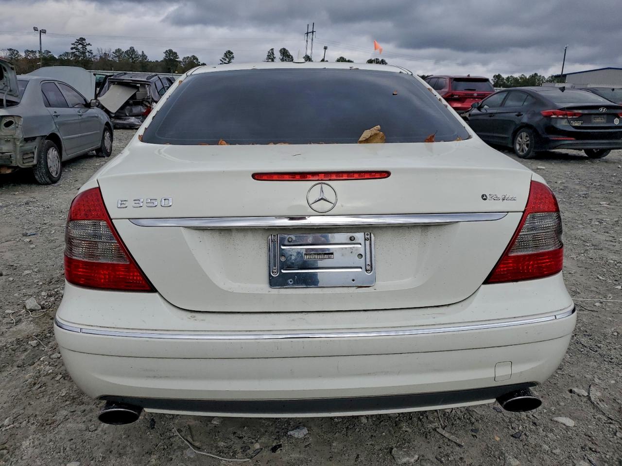 Mercedes-Benz E-Class 350 Image 10