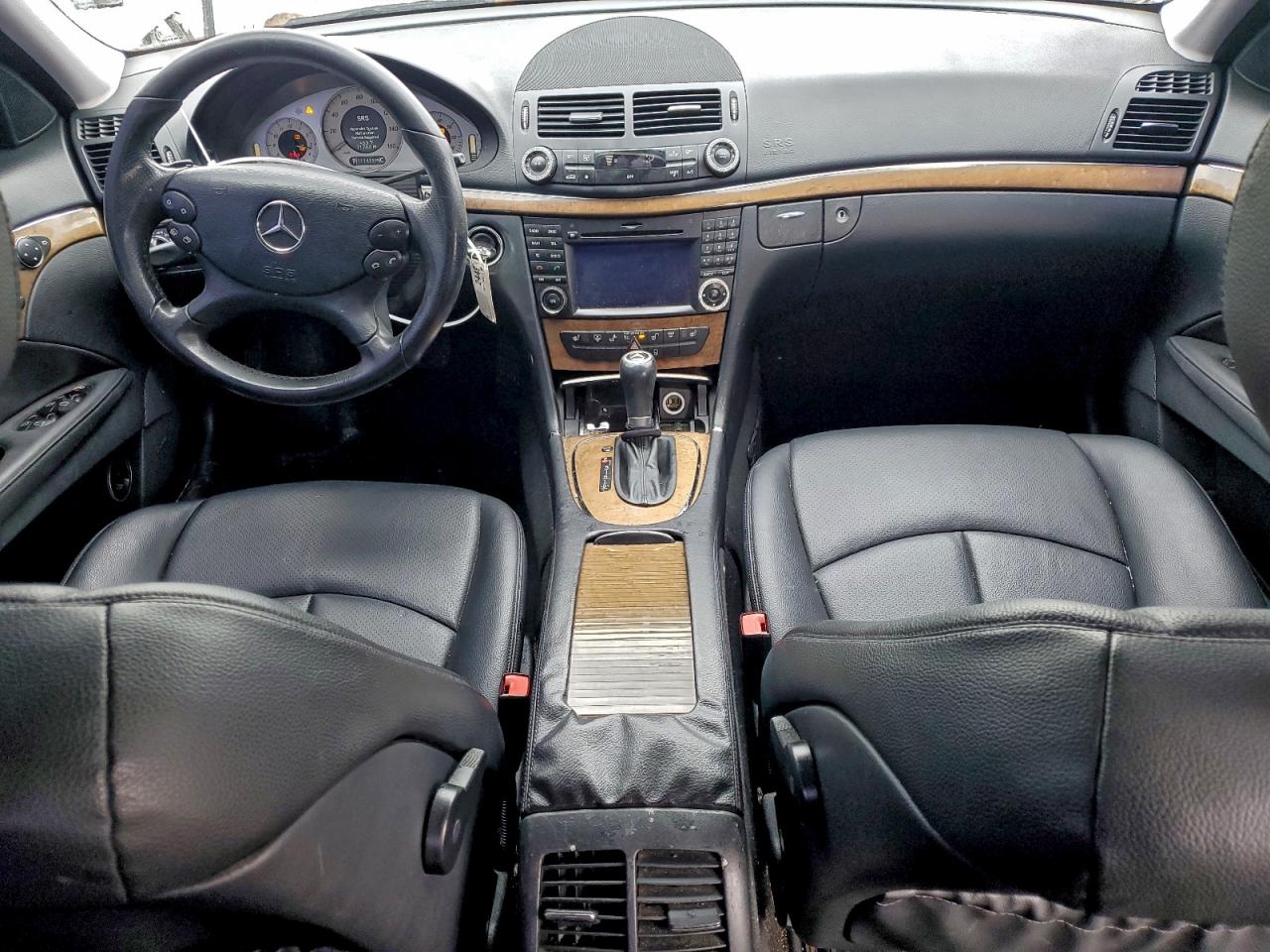 Mercedes-Benz E-Class 350 Image 9