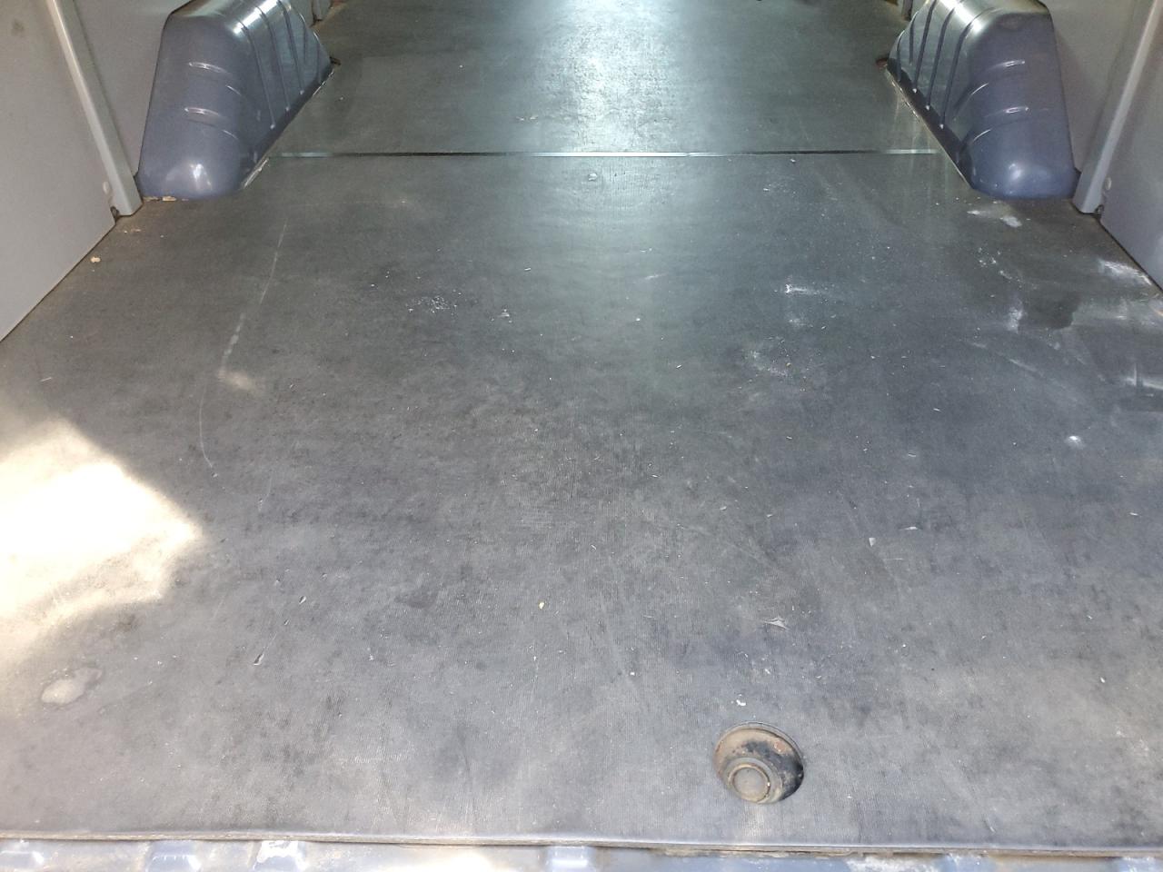 Ford Transit T-250 Image 6