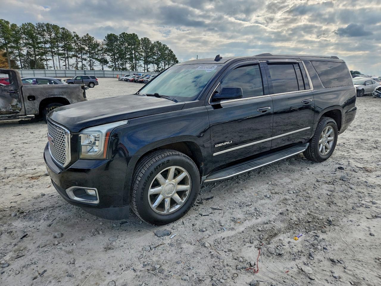 GMC Yukon Denali Image 1