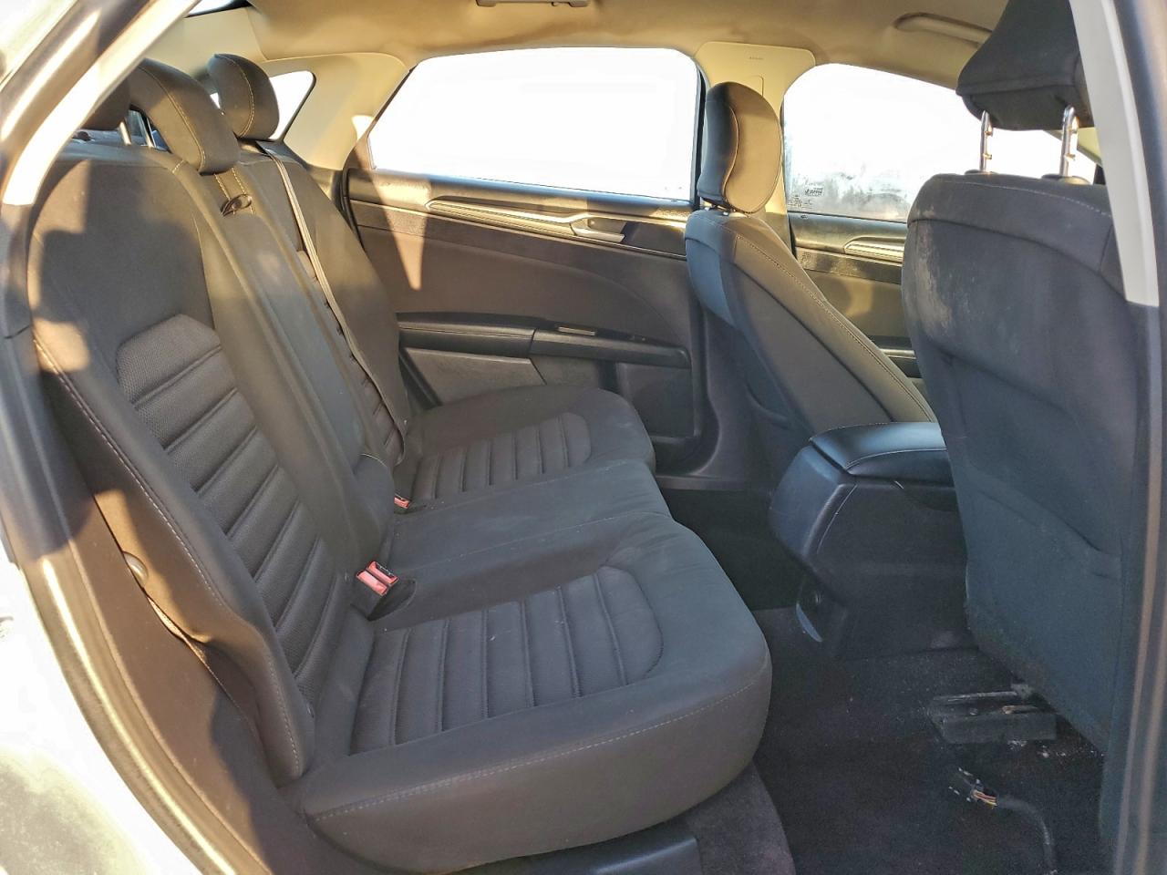 Ford Fusion Se Image 11