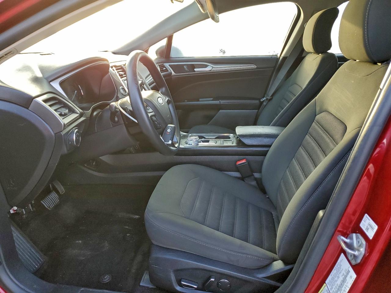 Ford Fusion Se Image 8