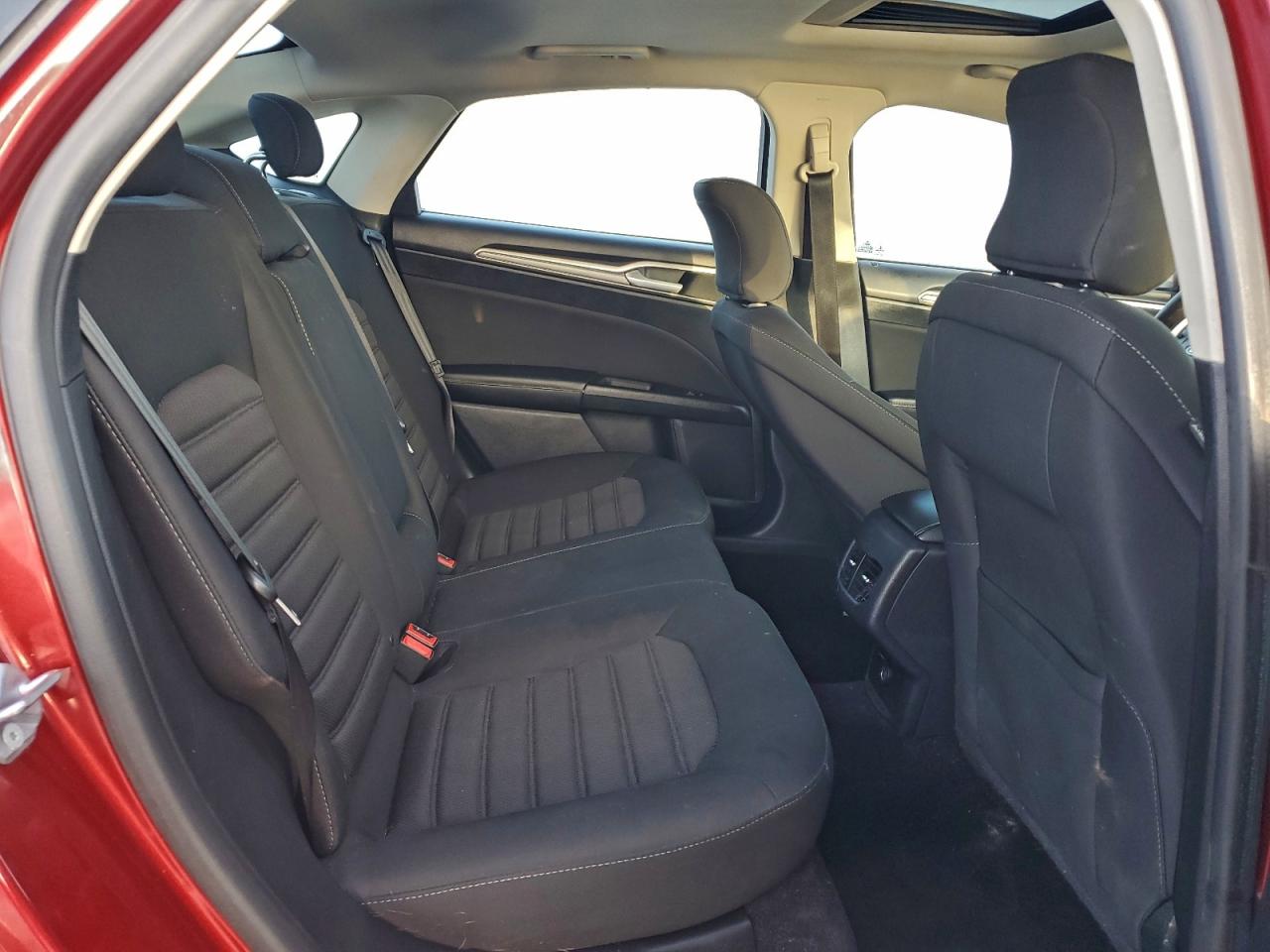 Ford Fusion Se Image 9