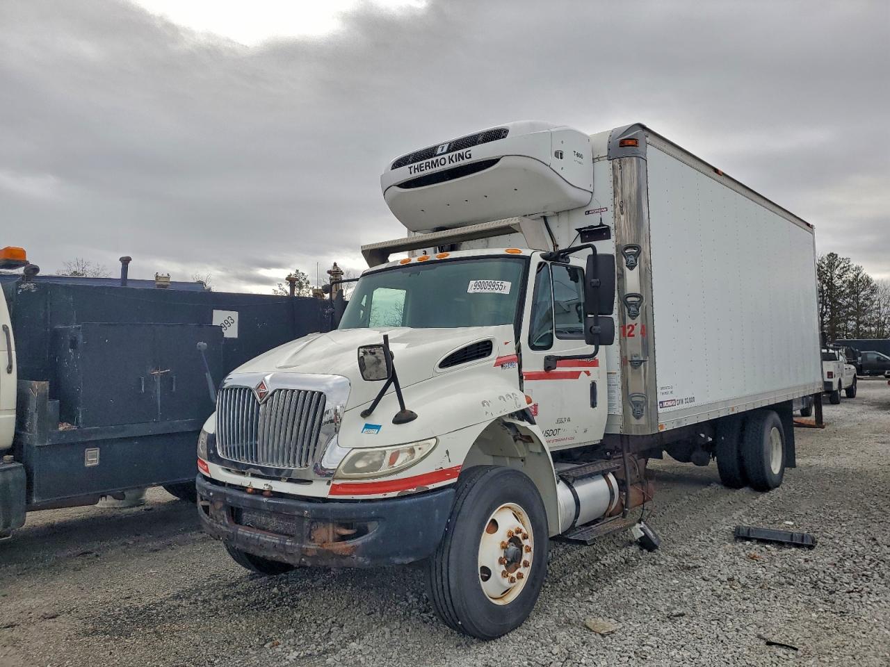 International 4300 4300 Image 10