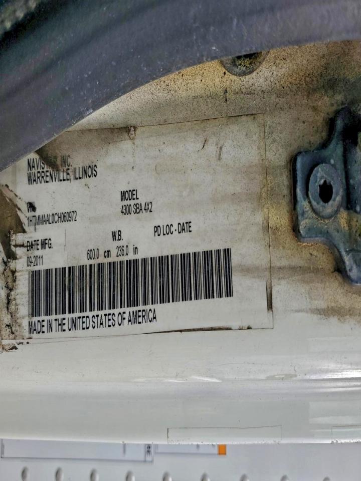 International 4300 4300 Image 2