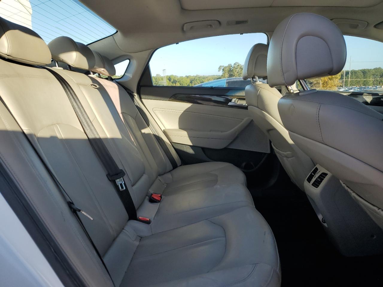 Hyundai SONATA Hybrid Image 6