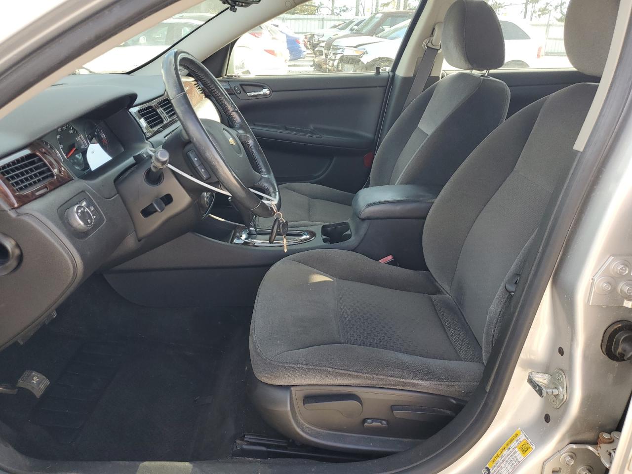 Chevrolet Impala Lt Image 5