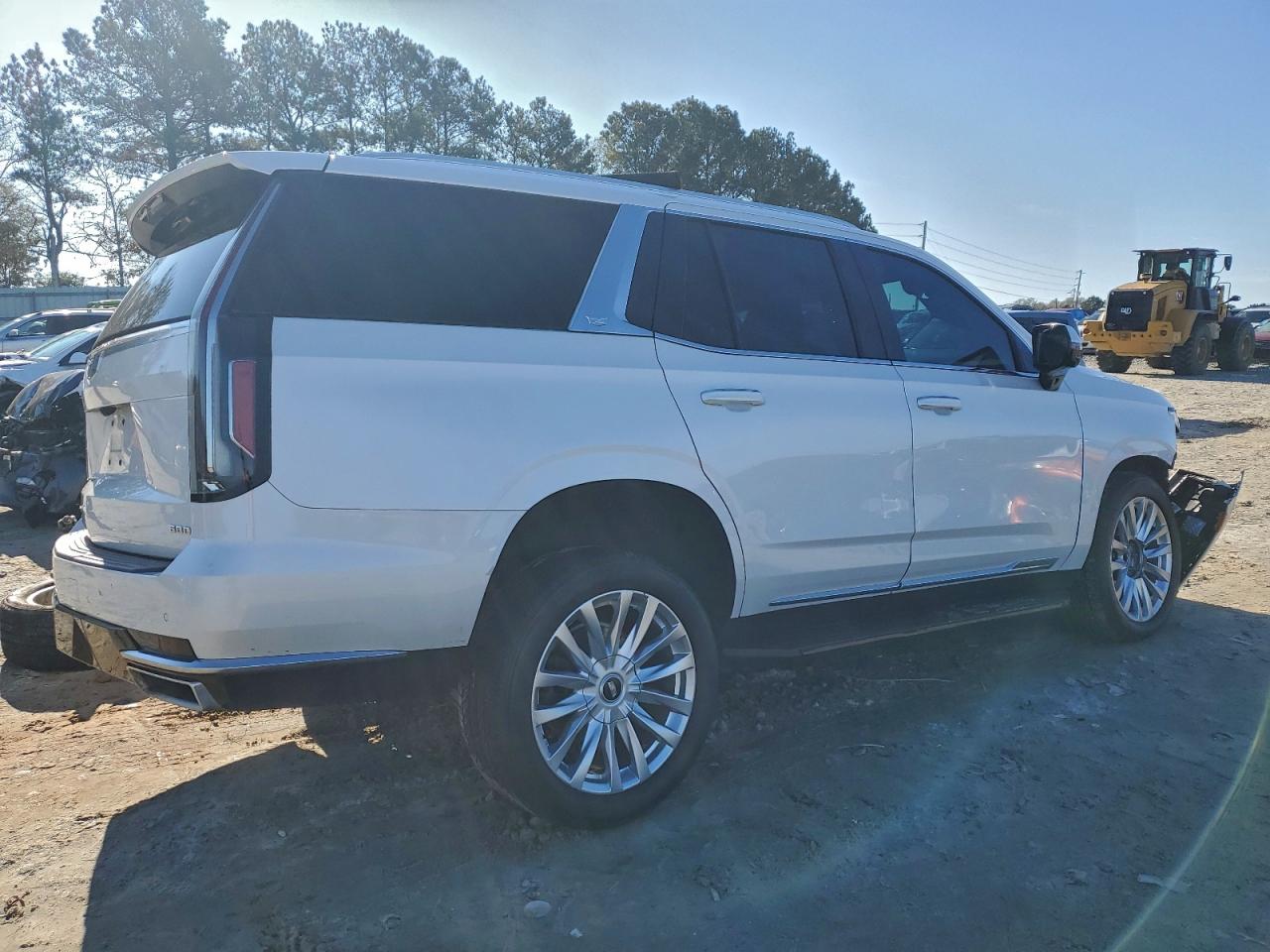 Cadillac Escalade Luxury Image 2