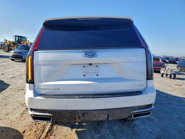 Cadillac Escalade Luxury Image 3