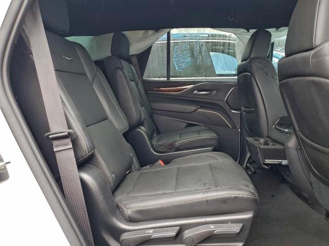 Cadillac Escalade Luxury Image 8