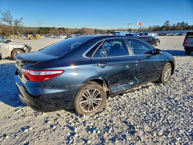 Toyota Camry Le Image 4